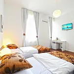 Valenti 4*