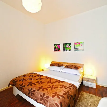 Valenti krevet i doručak