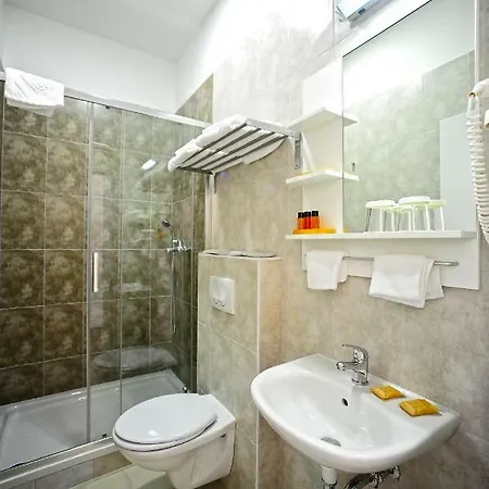 krevet i doručak Valenti 4*