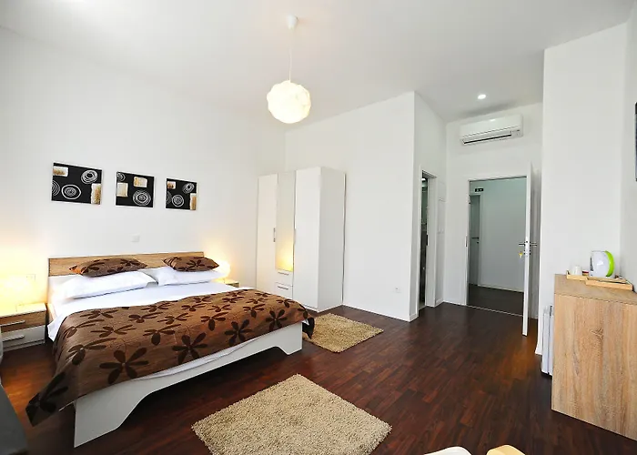 Valenti Bed & Breakfast 4*