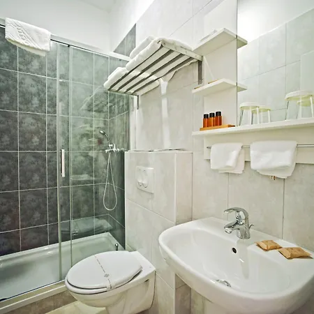 Valenti فندق مبيت وإفطار 4*